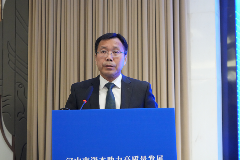 董事長(zhǎng)發(fā)言.jpg